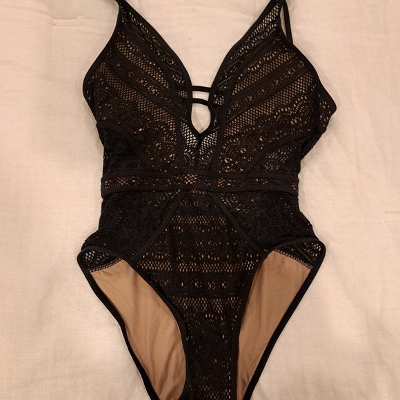 Becca colour play crochet swimsuit size xs - Picture 4 of 8